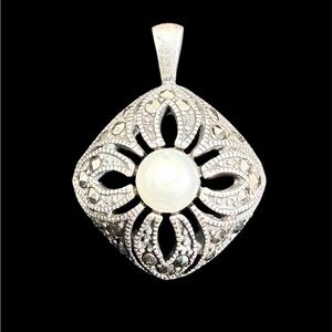JC Sterling Silver Pendant Marcasite Pearl Accent 4.5 grams